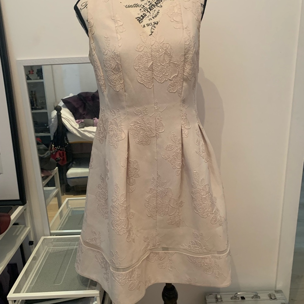 Elegant Cream Sleeveless Dress